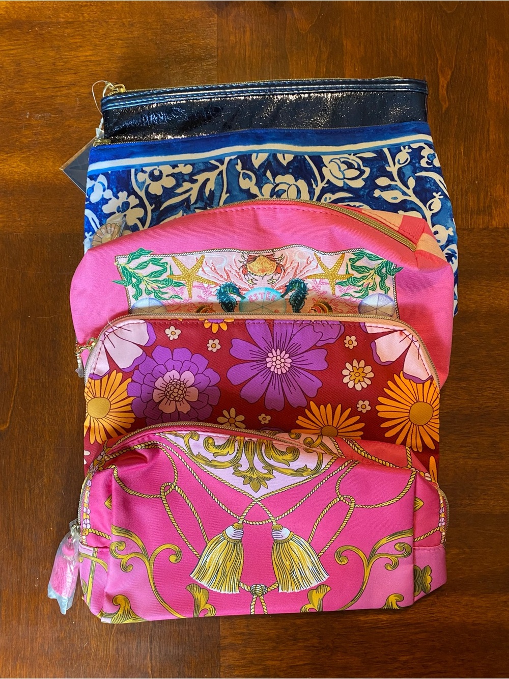 NEW - 4 Estée Lauder & 1 Ulta Makeup Bag, Various Sizes & Colors, see photos